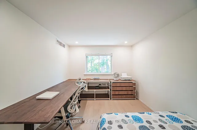 Additional image 42 of 1270 Gainsborough Dr Unit 72