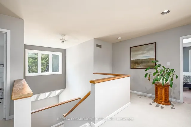 Additional image 26 of 275 Alexander Crt