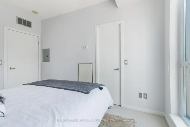 Additional image 39 of 218 Queens Quay Unit 2302