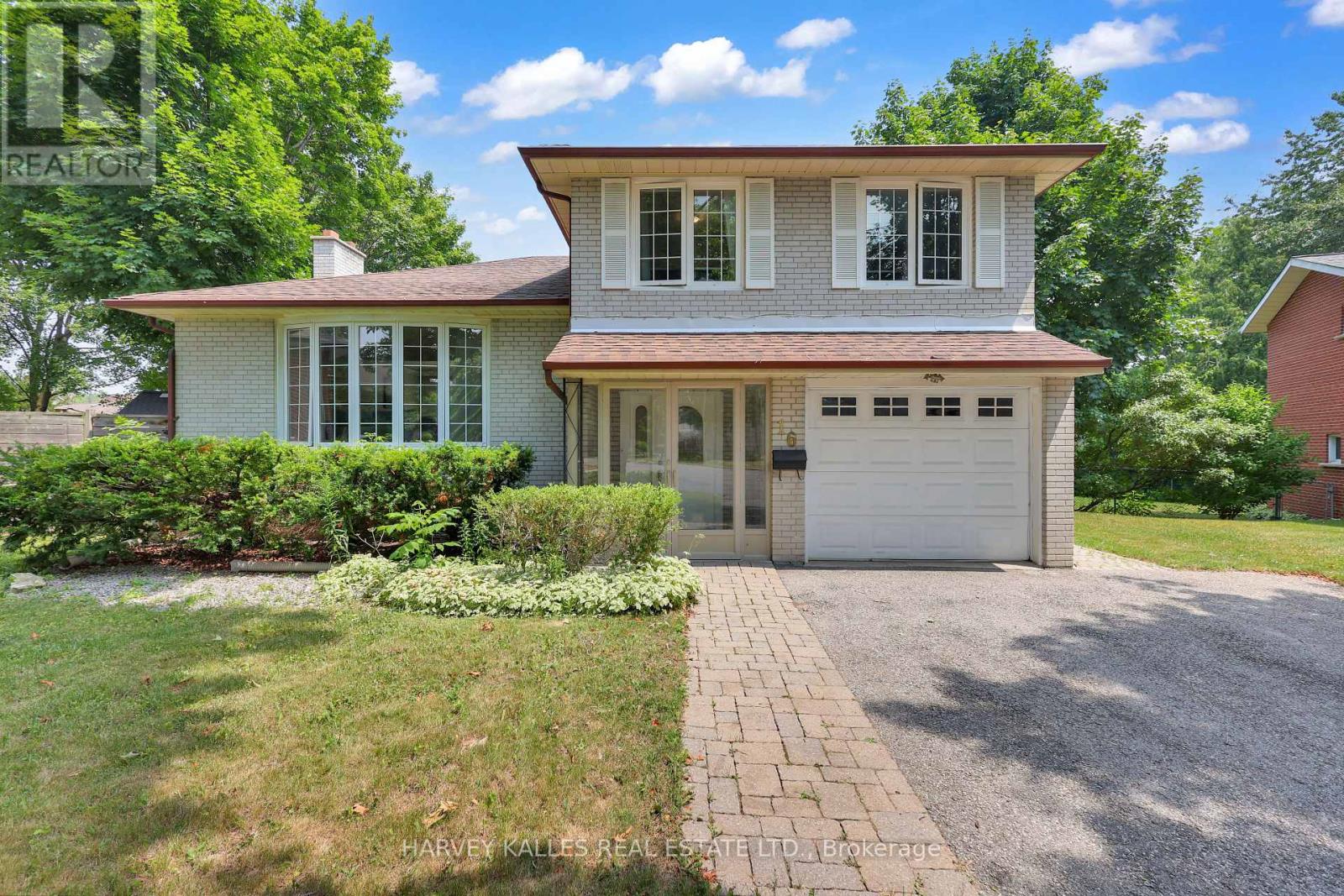 16 WEDGEPORT PLACE|Toronto (Willowdale East), Ontario M2N4B4