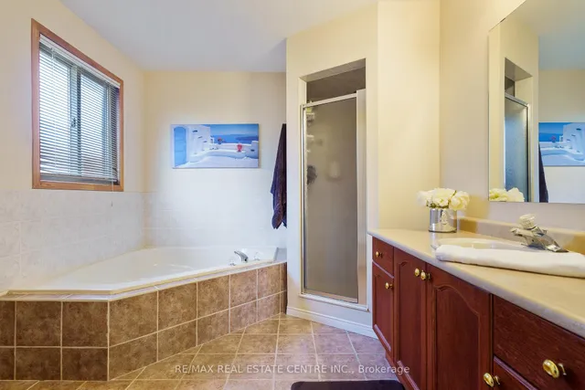 Additional image 32 of 10 Nature Crt