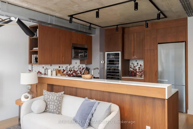 Additional image 3 of 38 Niagara St Unit PH08