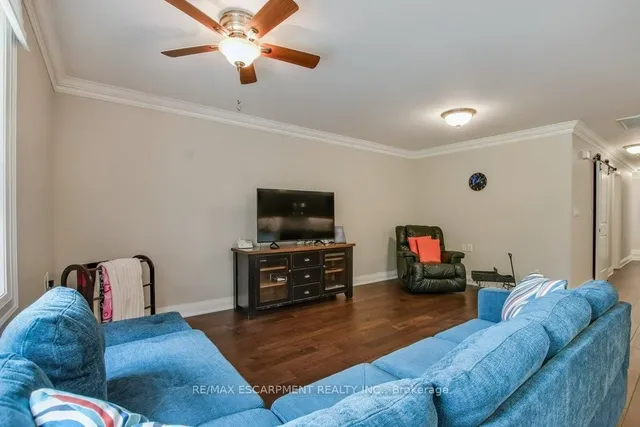 Additional image 23 of 33 Szollosy Circ