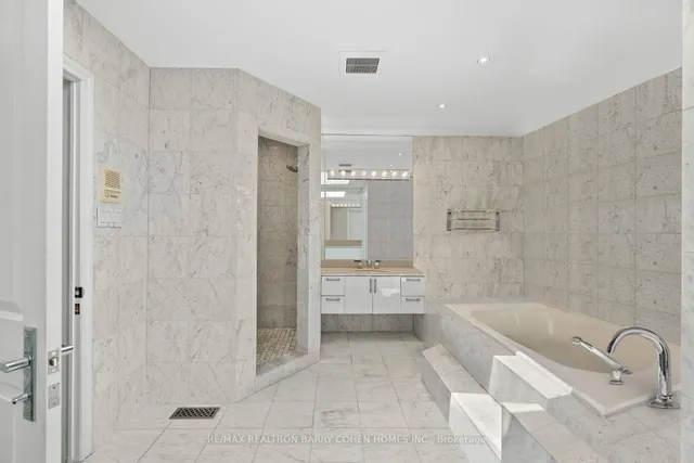 Additional image 23 of 566 Castlefield Ave