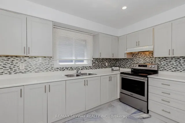 Additional image 18 of 3285 Lansdown Dr