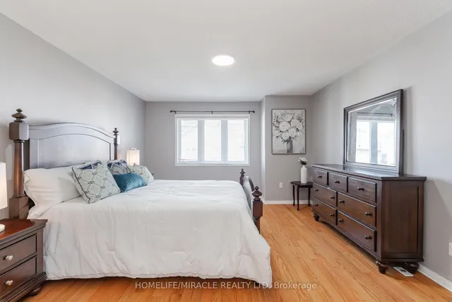 Additional image 30 of 83 Mondeo Dr Unit 32