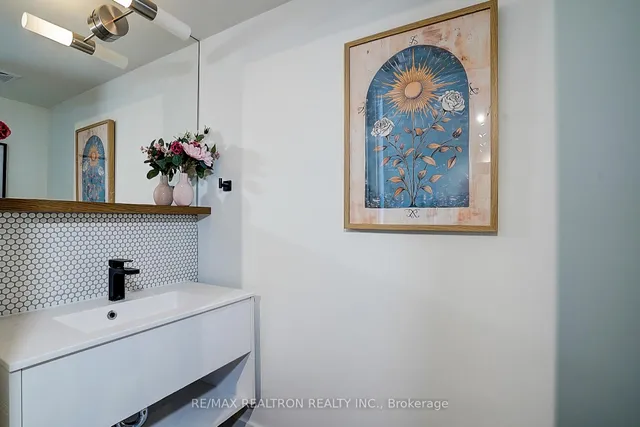 Additional image 5 of 250 Manitoba St Unit PH 802