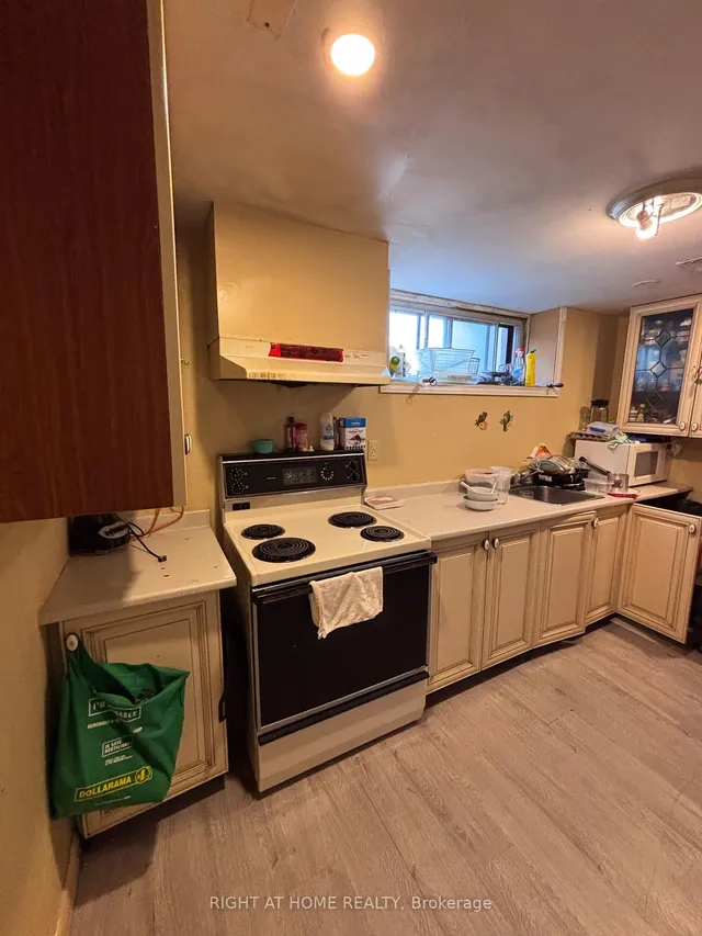 Additional image 4 of 10 Thistle Down Blvd