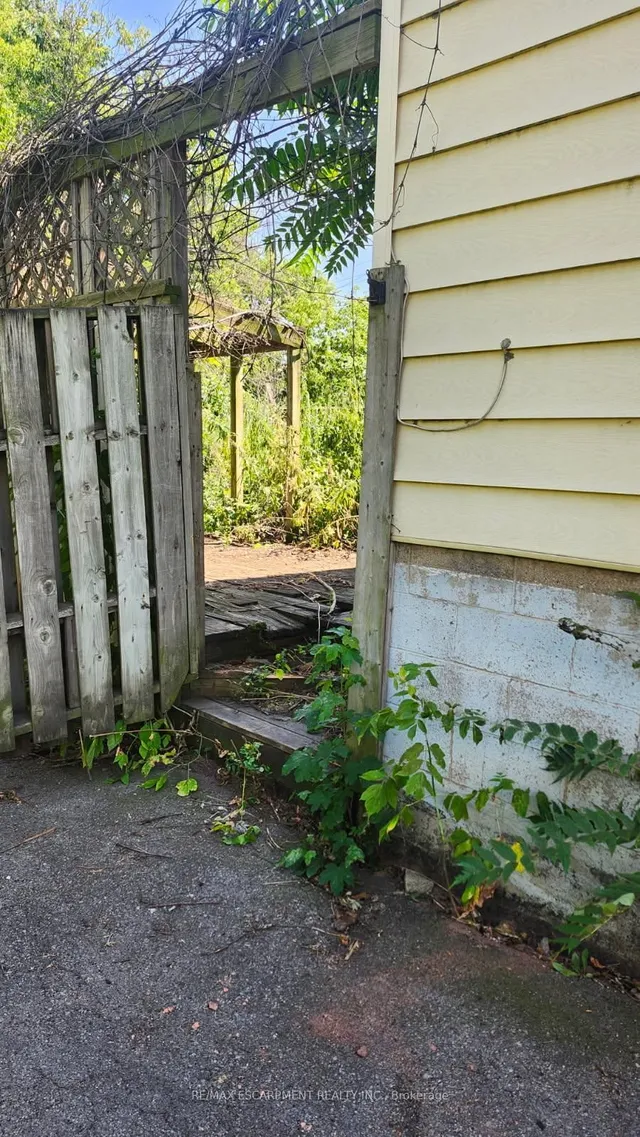 Additional image 21 of 706 Tate Ave