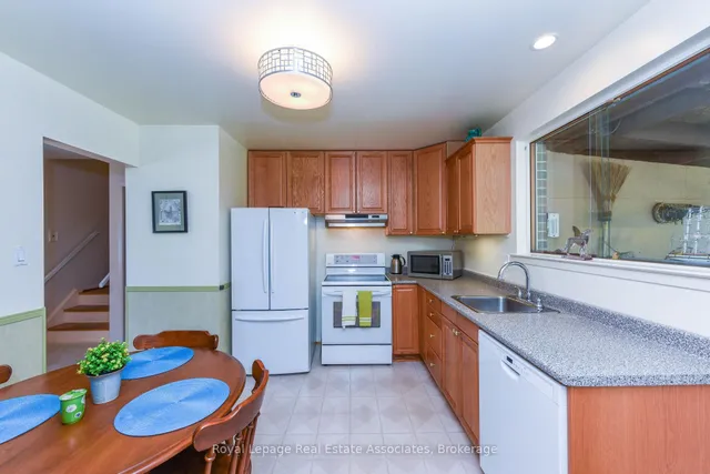 Additional image 12 of 33 Deloraine Dr