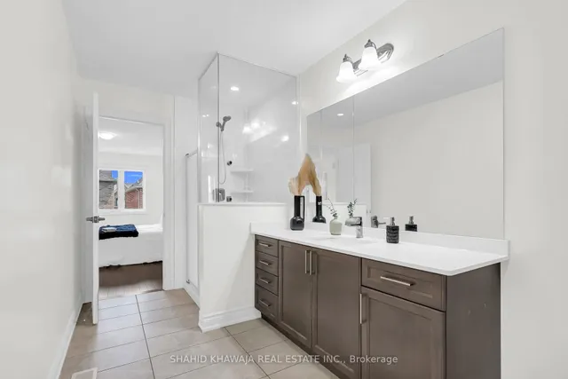 Additional image 22 of 1221 Raspberry Terr