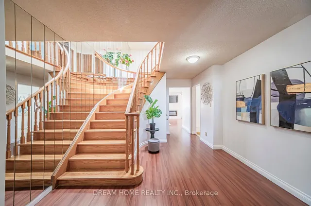 Additional image 11 of 33 Lansbury Dr