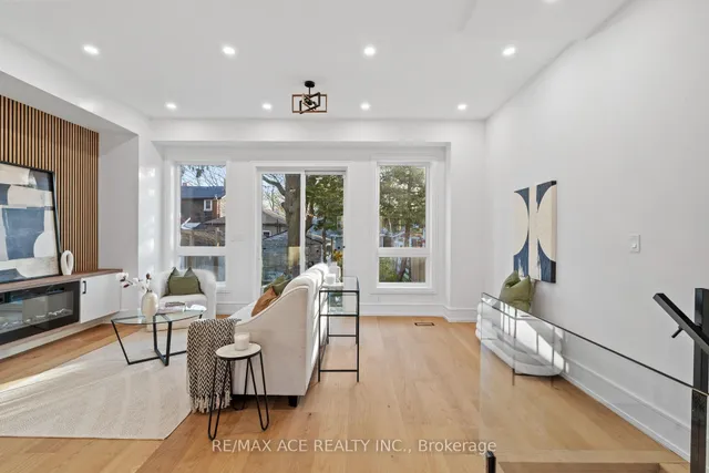 Additional image 19 of 122 Warden Ave