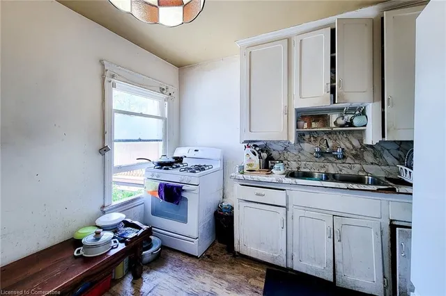 Additional image 28 of 29 Carrick Ave