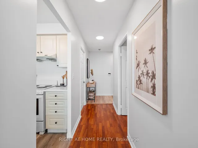 Additional image 3 of 18 Lee Centre Dr Unit 2013