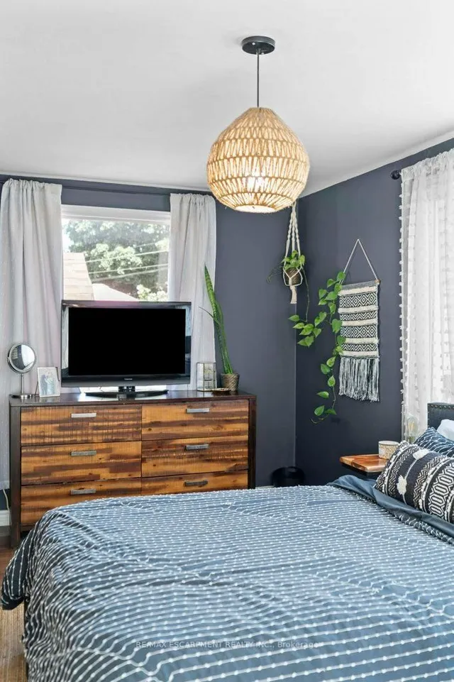 Additional image 30 of 103 Cameron Ave