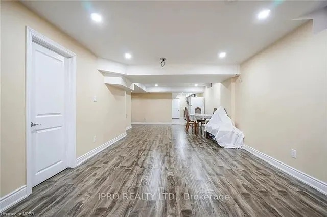 Additional image 5 of 88 West Glen Ave