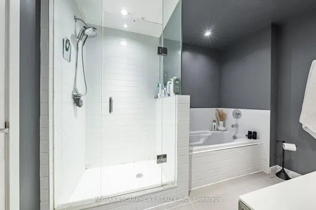 Additional image 26 of 75 Portland St Unit 428