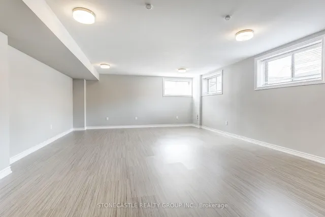 Additional image 30 of 526 Beam Crt