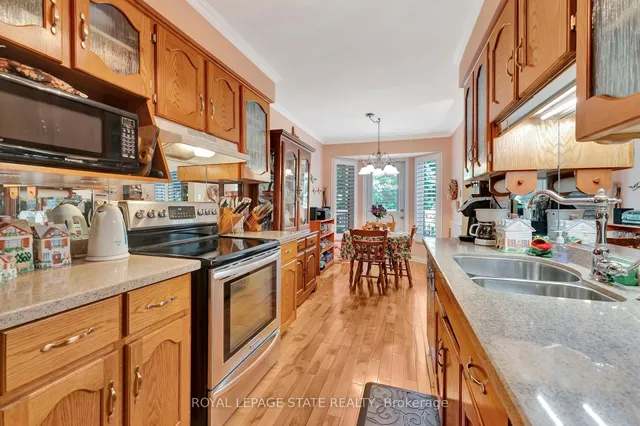 Additional image 16 of 30 Osler Dr Unit 12