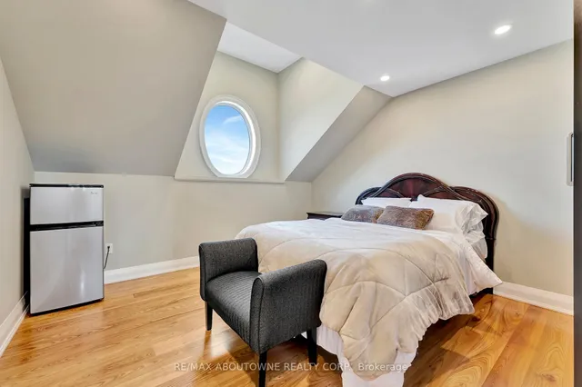 Additional image 39 of 8301 Leeming Rd