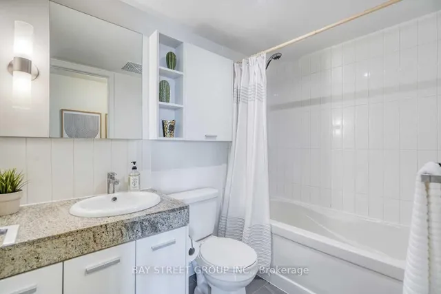 Additional image 22 of 29 Singer Crt Unit 512