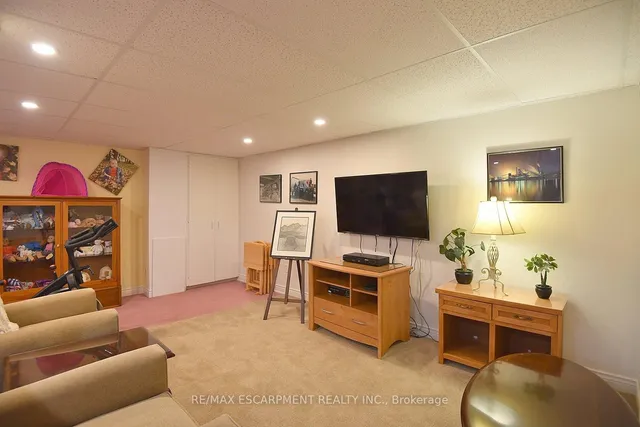 Additional image 30 of 241 SILVERBIRCH Blvd