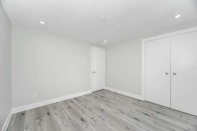 Additional image 40 of 76 Moffatt Ave