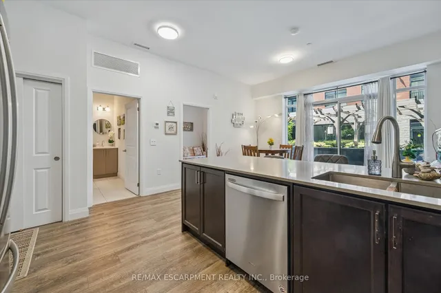 Additional image 11 of 1 Redfern Ave Unit 102