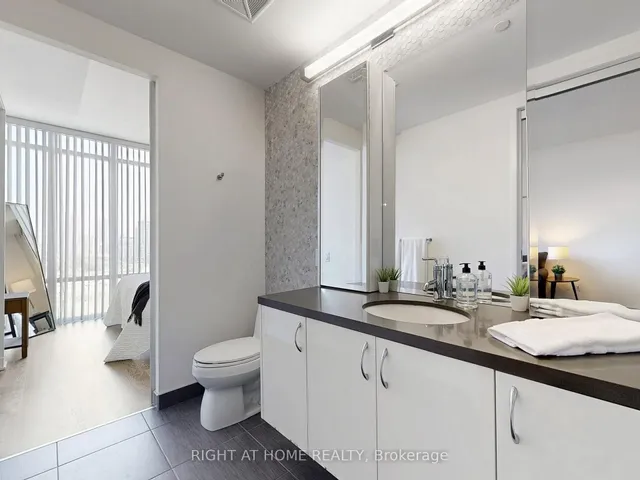 Additional image 29 of 90 Park Lawn Rd Unit 1209