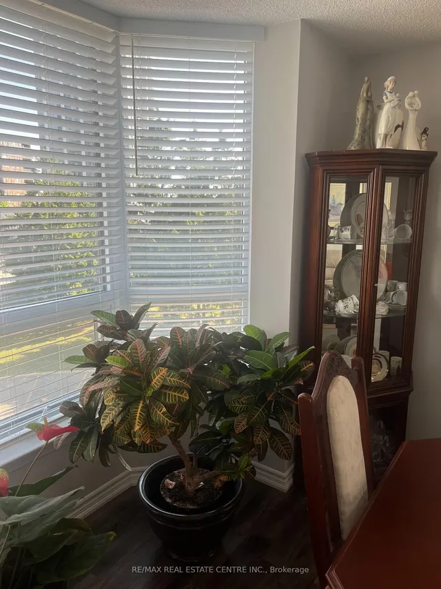 Additional image 3 of 8 Lisa St Unit 407