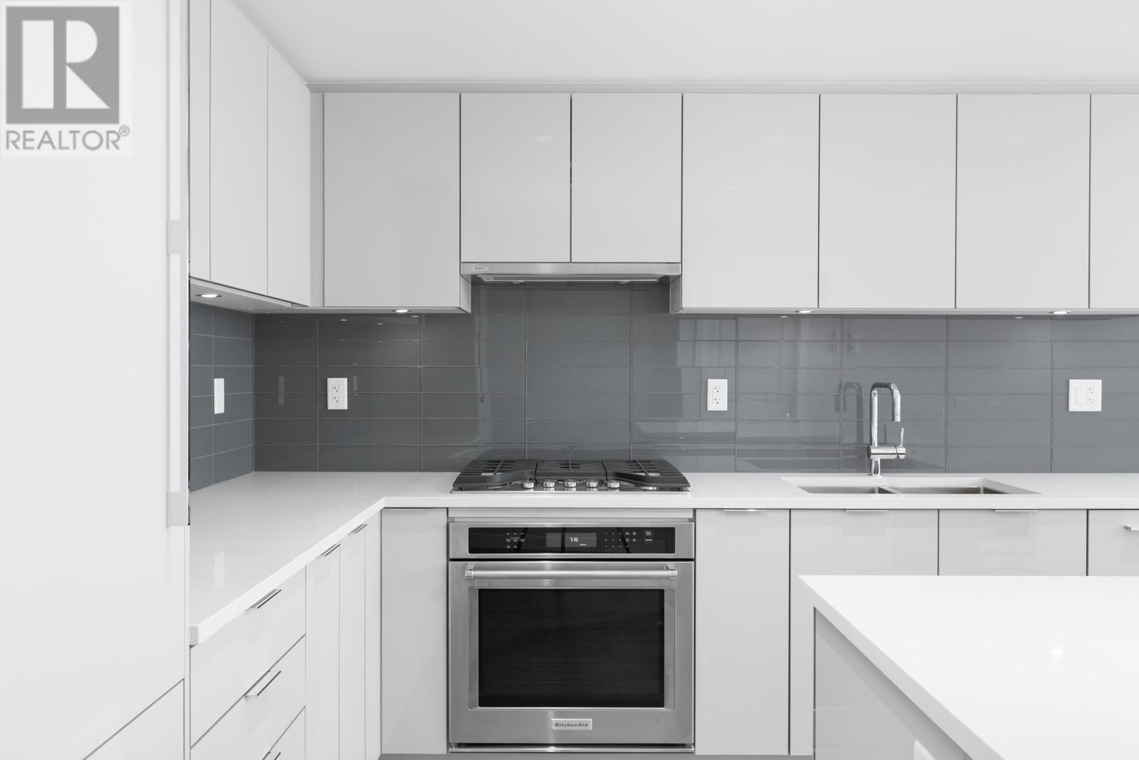 2306 2388 MADISON AVENUE|Burnaby, British Columbia V5C4Y9