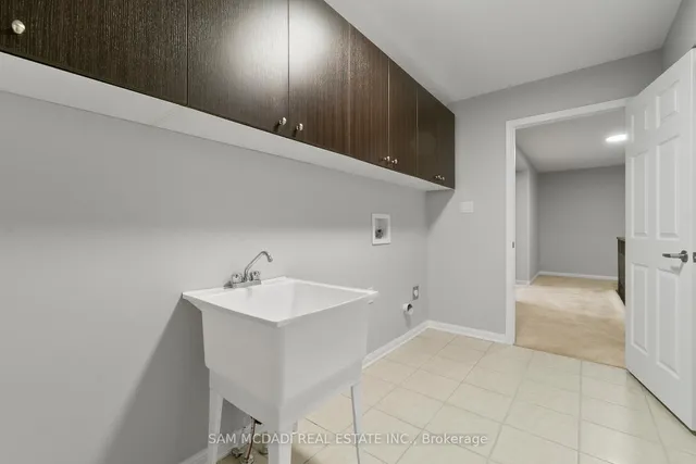 Additional image 30 of 73 Miracle Tr