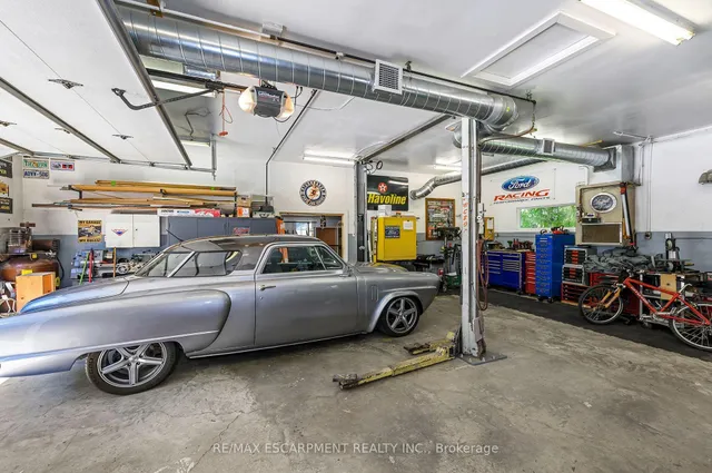 Additional image 44 of 6487 Panton St