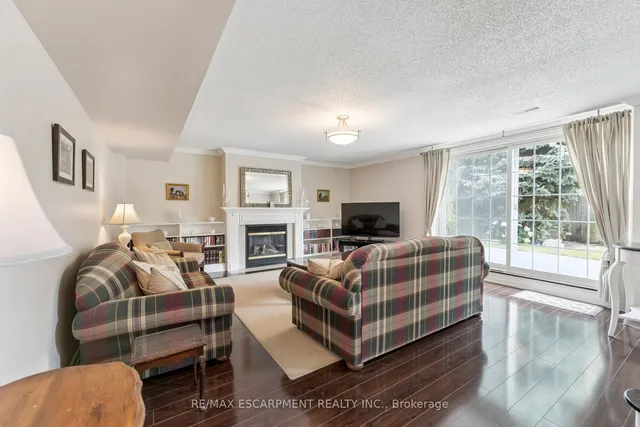 Additional image 28 of 1650 Allan Cres