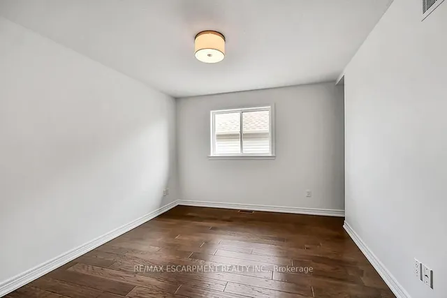 Additional image 26 of 242 Eringate Dr