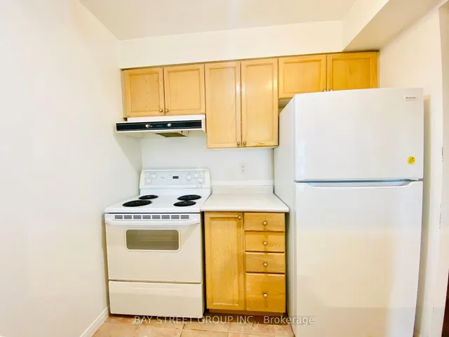 Additional image 10 of 889 Bay St Unit 1503