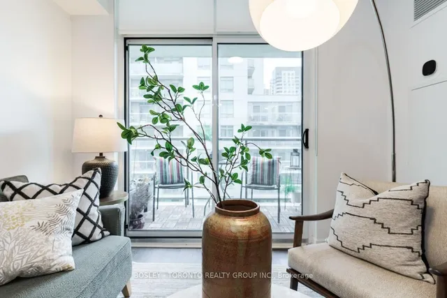 Additional image 7 of 812 Lansdowne Ave Unit 720