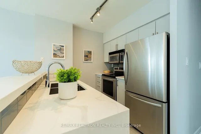 Additional image 5 of 10 Yonge St Unit 3409