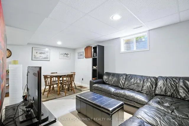 Additional image 33 of 38 Locke St