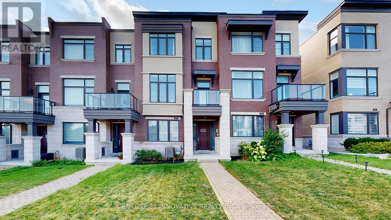 Property image for 577 MARC SANTI BOULEVARD|Vaughan (Patterson), Ontario L6A4C9