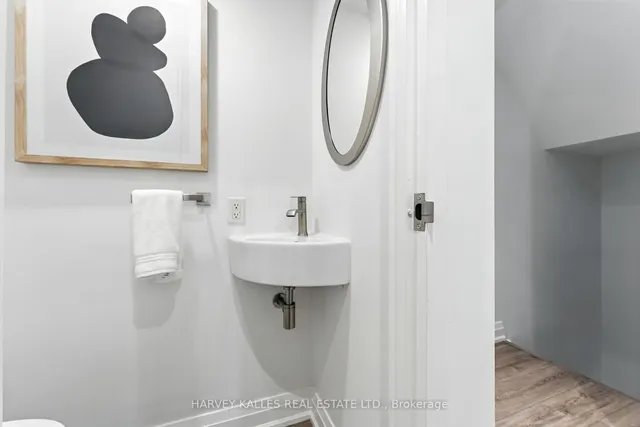 Additional image 15 of 30 Western Battery Rd Unit 326