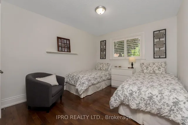 Additional image 21 of 20 Lennox Crt