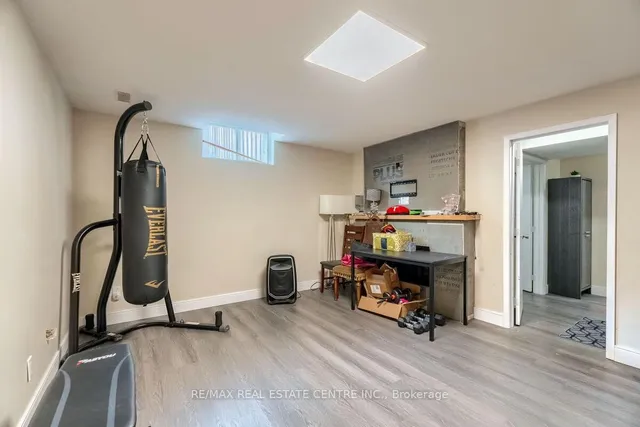 Additional image 28 of 33 MILES St