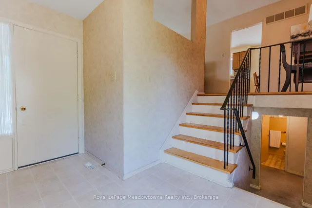 Additional image 7 of 840 Cedarbrae Ave