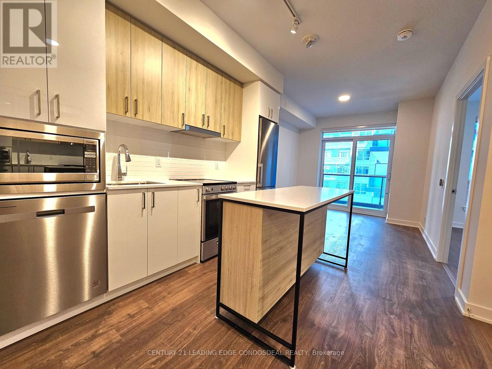 419 - 30 UPPER MALL WAY|Vaughan (Brownridge), Ontario L4J0L7