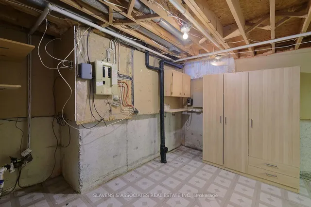 Additional image 27 of 66 Inniscross Cres