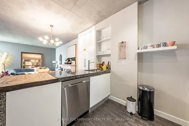 Additional image 14 of 75 Portland St Unit 428