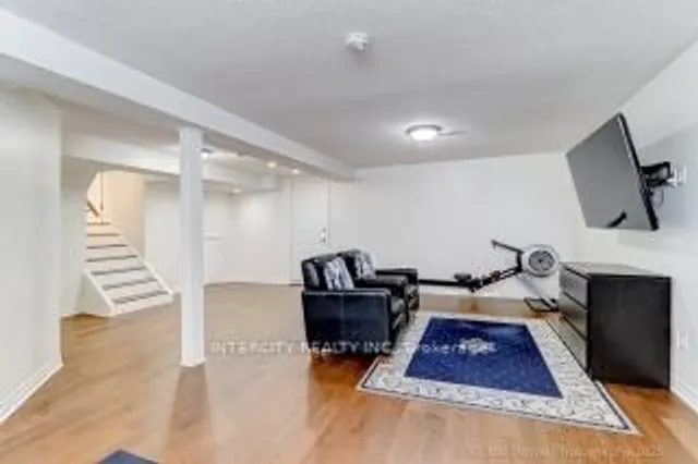 Additional image 21 of 44 Oxenden Cres