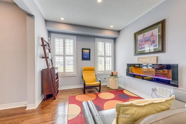 Additional image 10 of 423 Cedric Terr